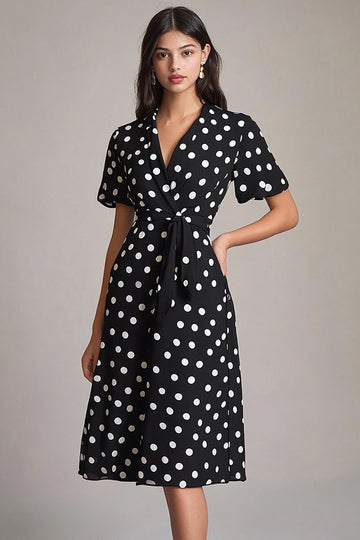 Svart Hvit A-linje V-hals Polka Dots Kjole med Bånd